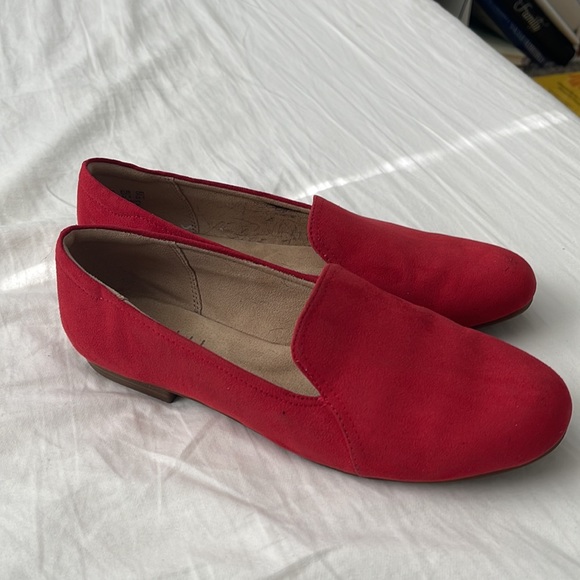 Flats - Picture 2 of 4